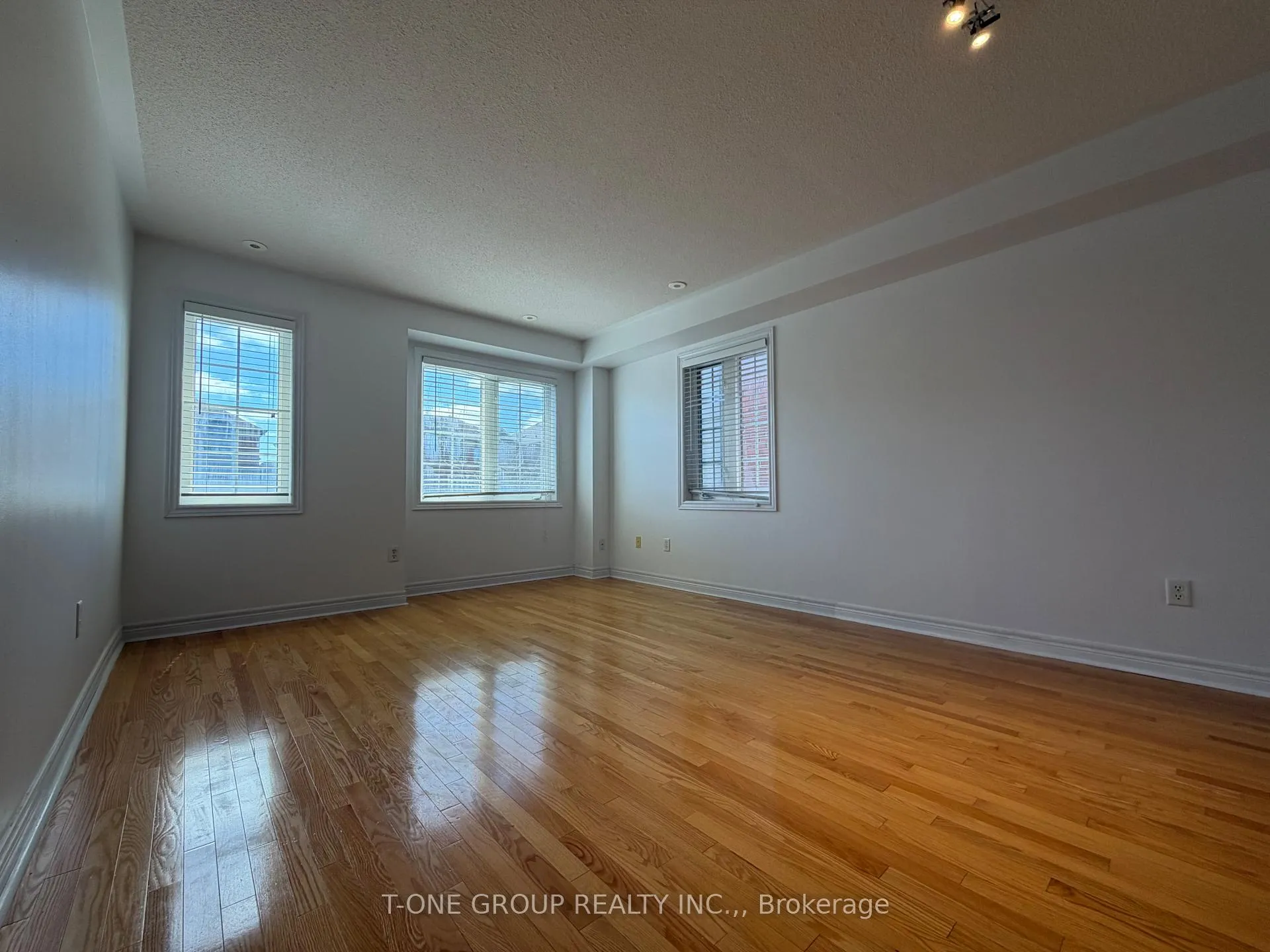 Photo 14 of 2452 Bur Oak Avenue, Markham, Cornell — HOMEH