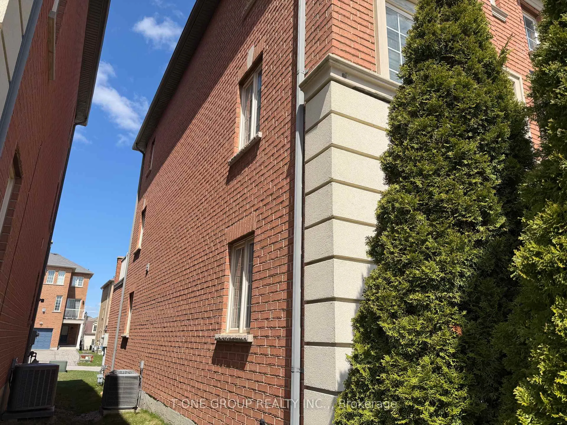 Photo 23 of 2452 Bur Oak Avenue, Markham, Cornell — HOMEH