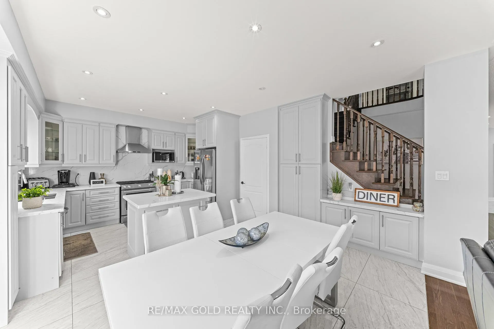 Photo 18 of 3 Powell Drive, Brampton, Sandringham-Wellington — HOMEH