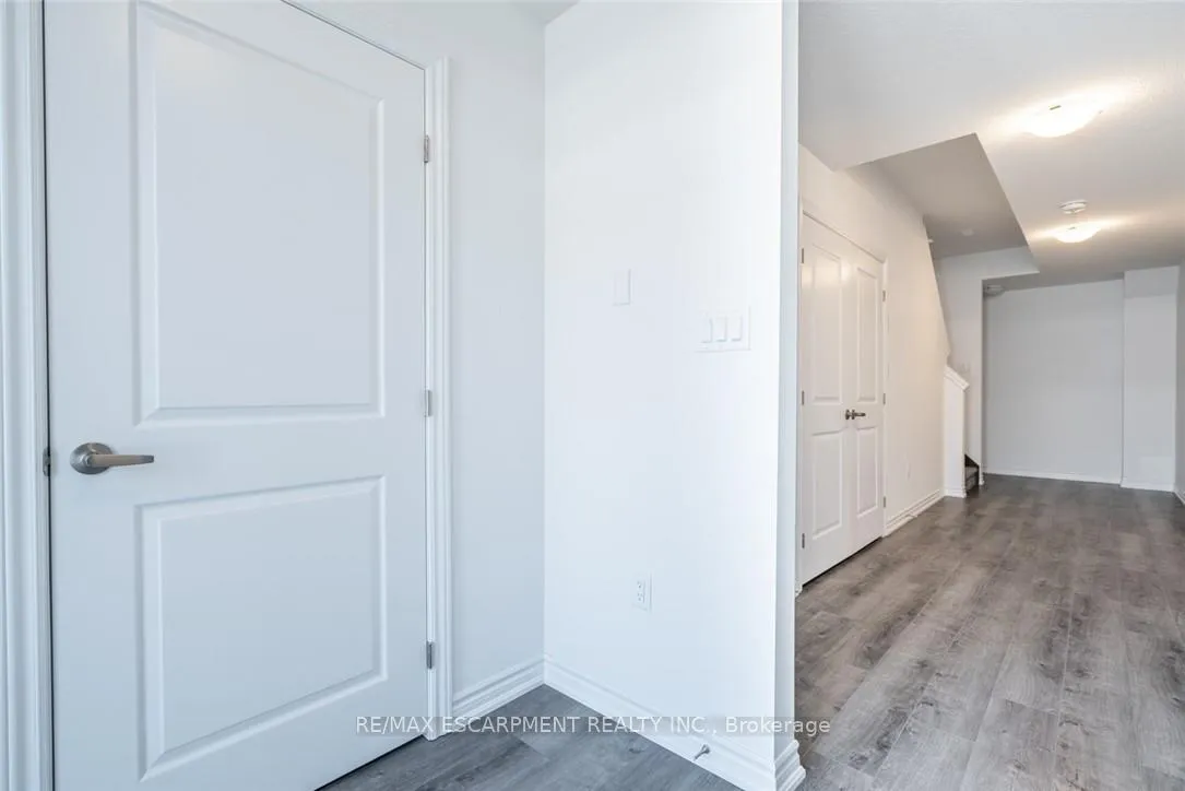 Photo 4 of 4874 Connor Drive, Lincoln, Beamsville — HOMEH