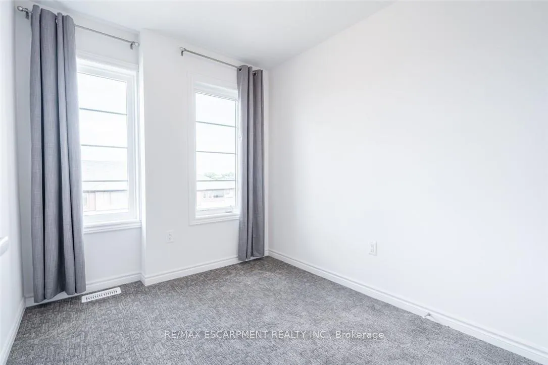 Photo 18 of 4874 Connor Drive, Lincoln, Beamsville — HOMEH