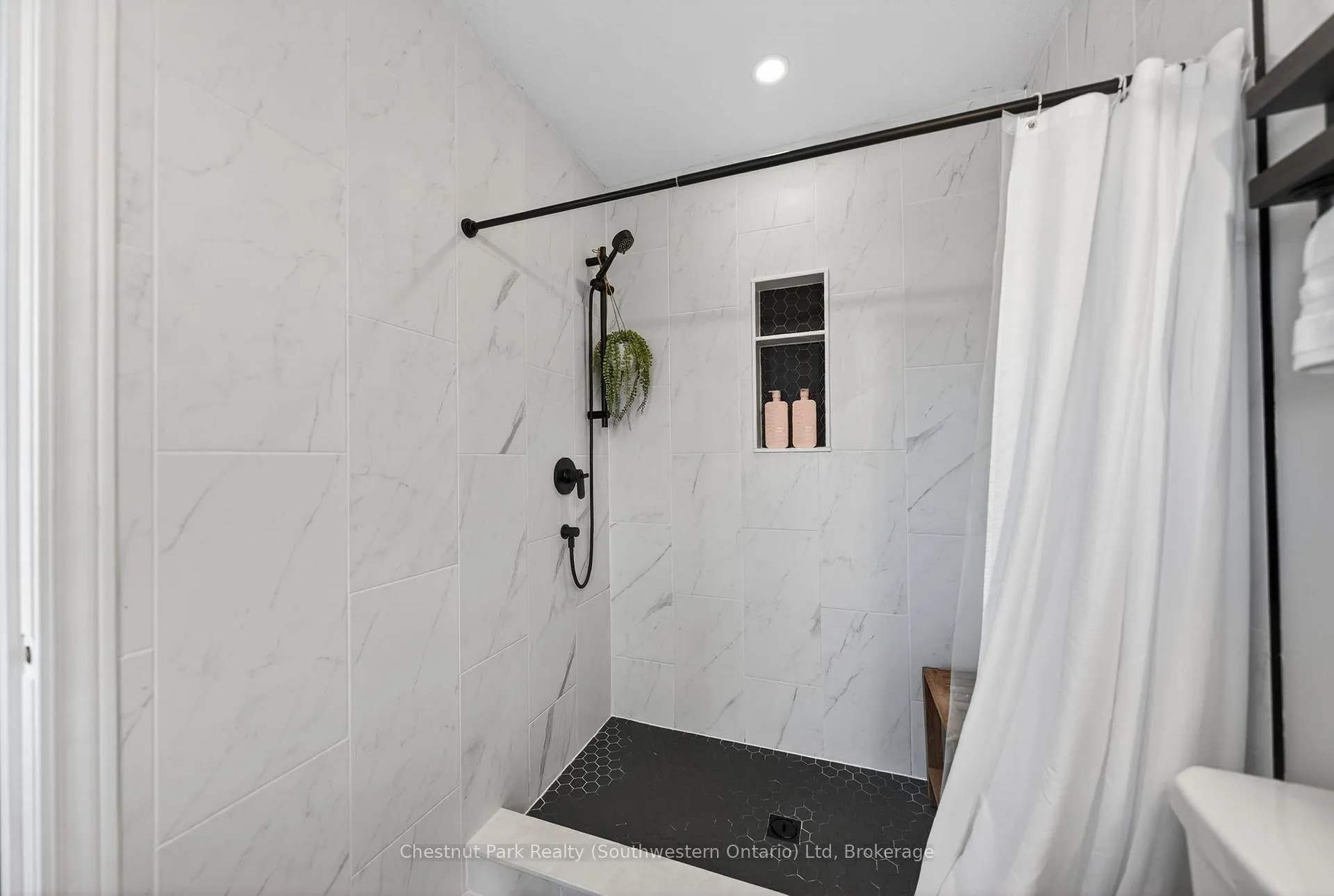 Photo 33 of 49 Katemore Drive, Guelph, Pineridge/Westminster Woods — HOMEH