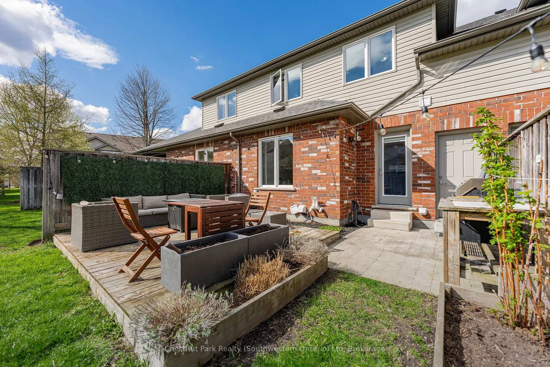 Photo 47 of 49 Katemore Drive, Guelph, Pineridge/Westminster Woods — HOMEH