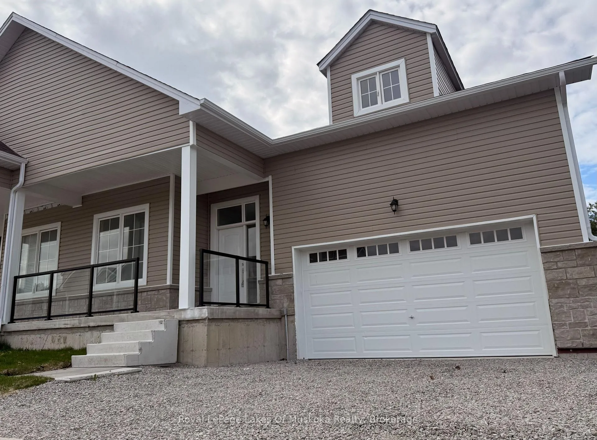 Front of 8 Turnberry Court
