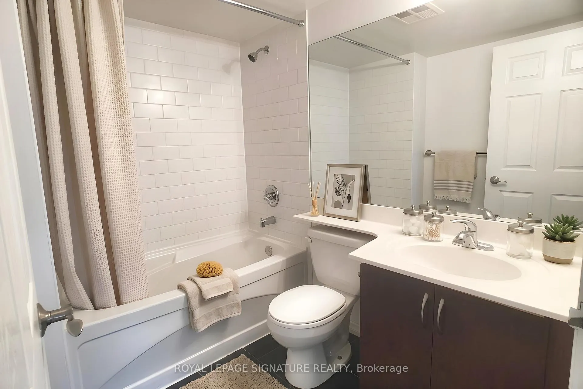 Photo 6 of Unit 321, 230 King Street E, Toronto, Moss Park — HOMEH