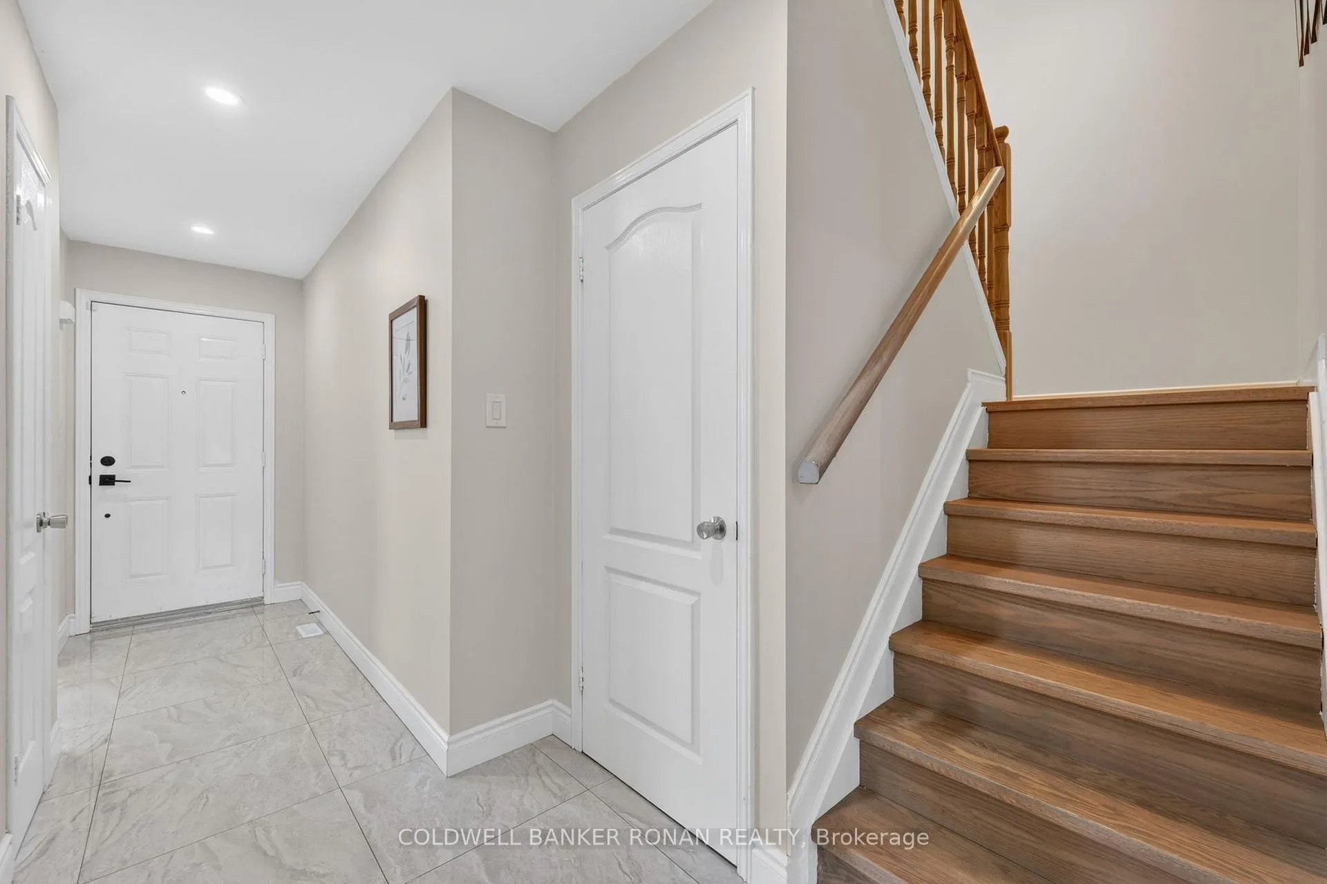 Photo 15 of 7 Robins Lane, New Tecumseth, Alliston — HOMEH