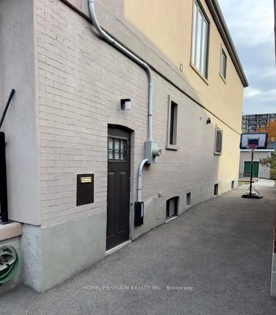 Photo 2 of Unit Basement, 165 Torrens Avenue, Toronto, East York — HOMEH