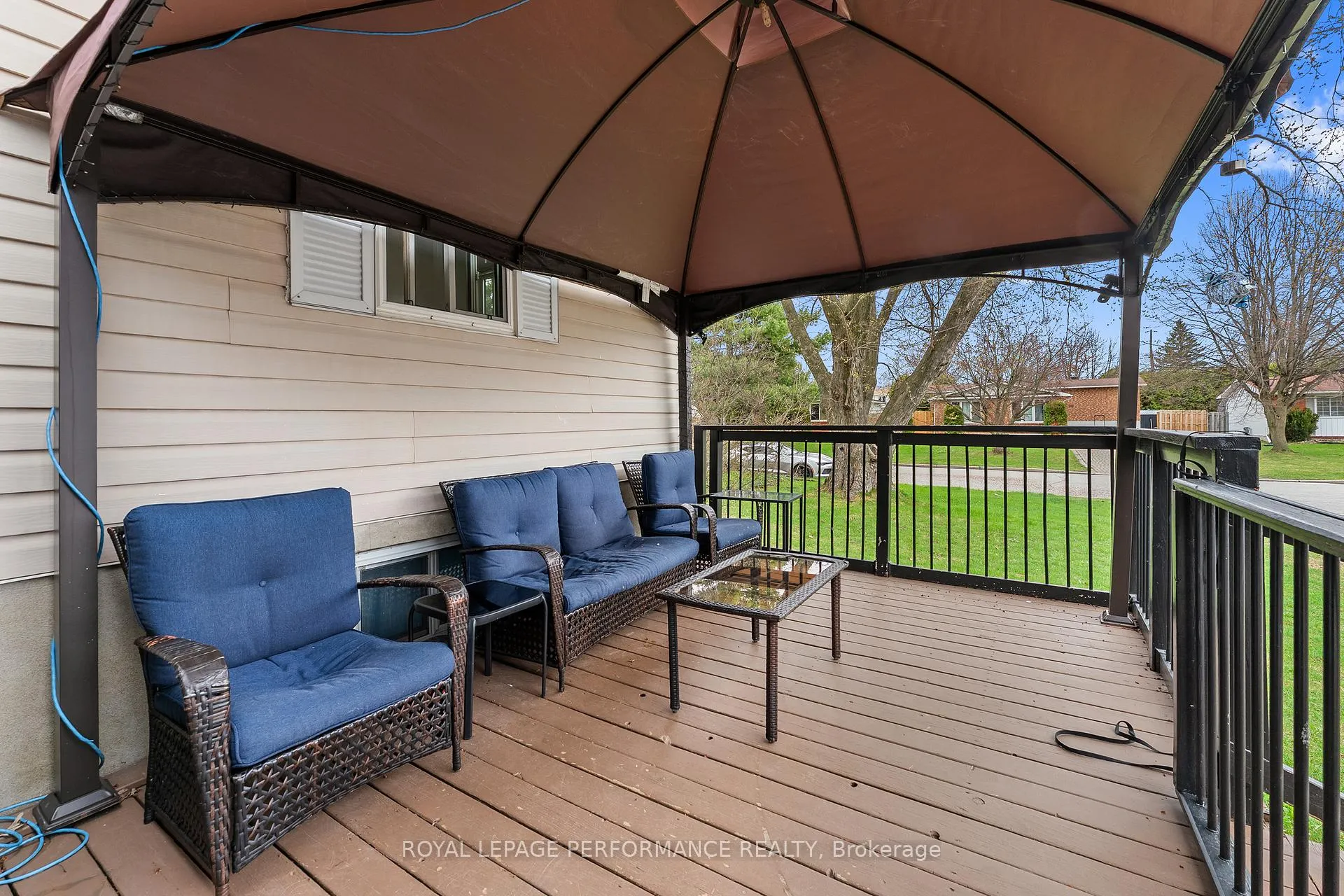 Photo 4 of 420 Hatfield Crescent, Ottawa, Bilberry Creek/Queenswood Heights — HOMEH