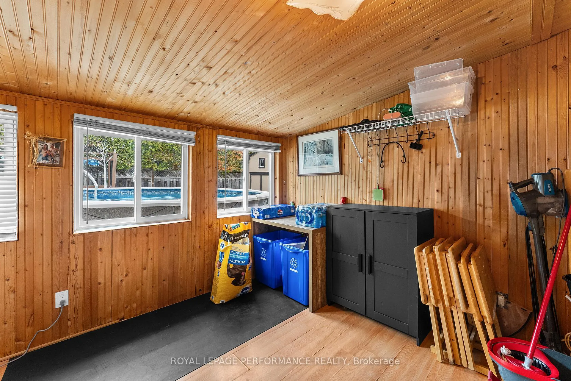 Photo 15 of 420 Hatfield Crescent, Ottawa, Bilberry Creek/Queenswood Heights — HOMEH