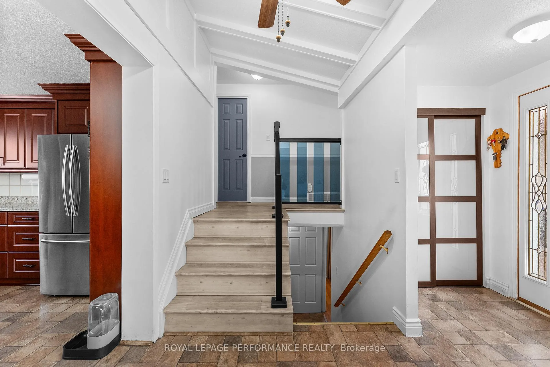 Photo 16 of 420 Hatfield Crescent, Ottawa, Bilberry Creek/Queenswood Heights — HOMEH