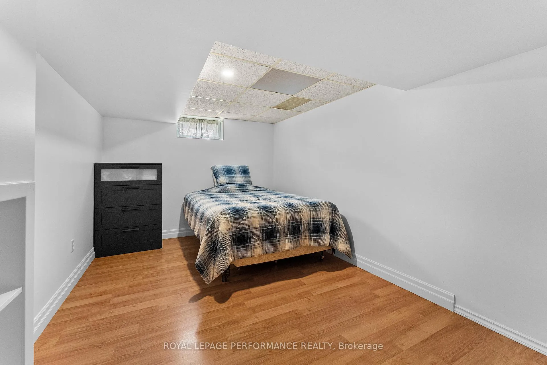 Photo 25 of 420 Hatfield Crescent, Ottawa, Bilberry Creek/Queenswood Heights — HOMEH