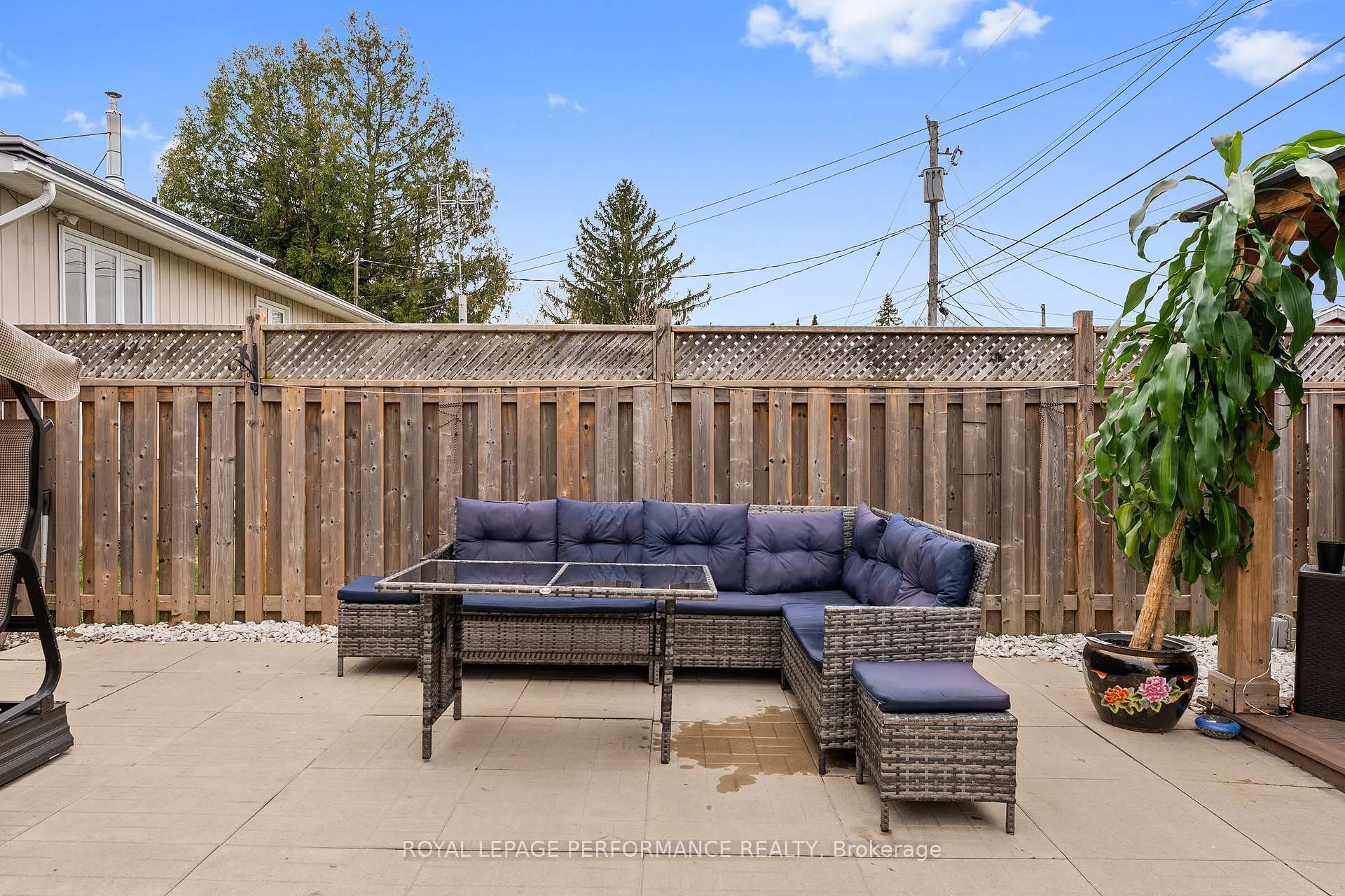 Photo 36 of 420 Hatfield Crescent, Ottawa, Bilberry Creek/Queenswood Heights — HOMEH