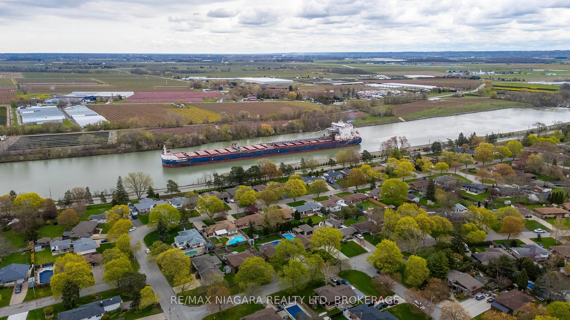 Photo 4 of 36 St Lawrence Drive, St. Catharines, Bunting/Linwell — HOMEH