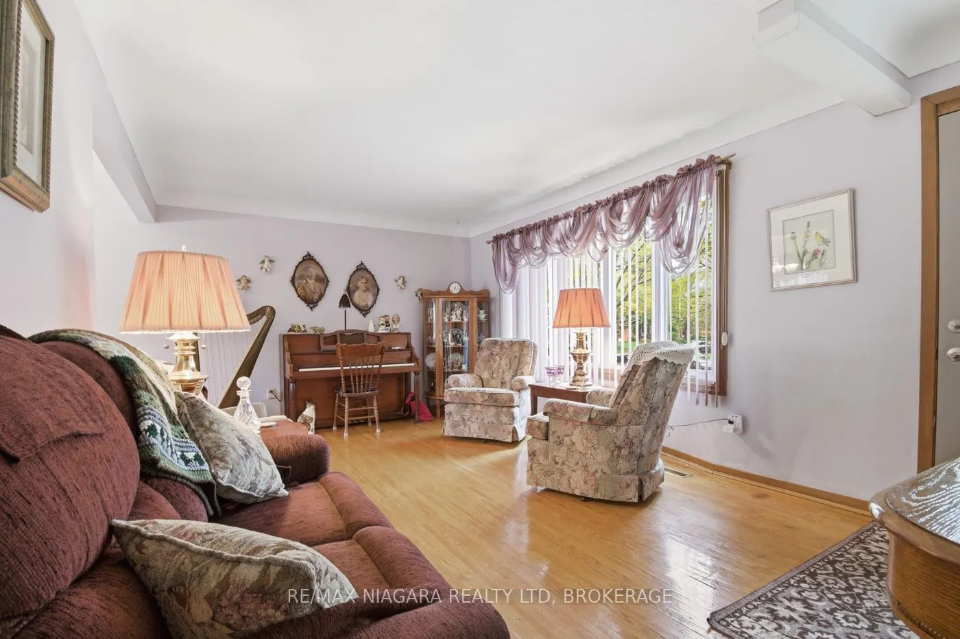 Photo 7 of 36 St Lawrence Drive, St. Catharines, Bunting/Linwell — HOMEH