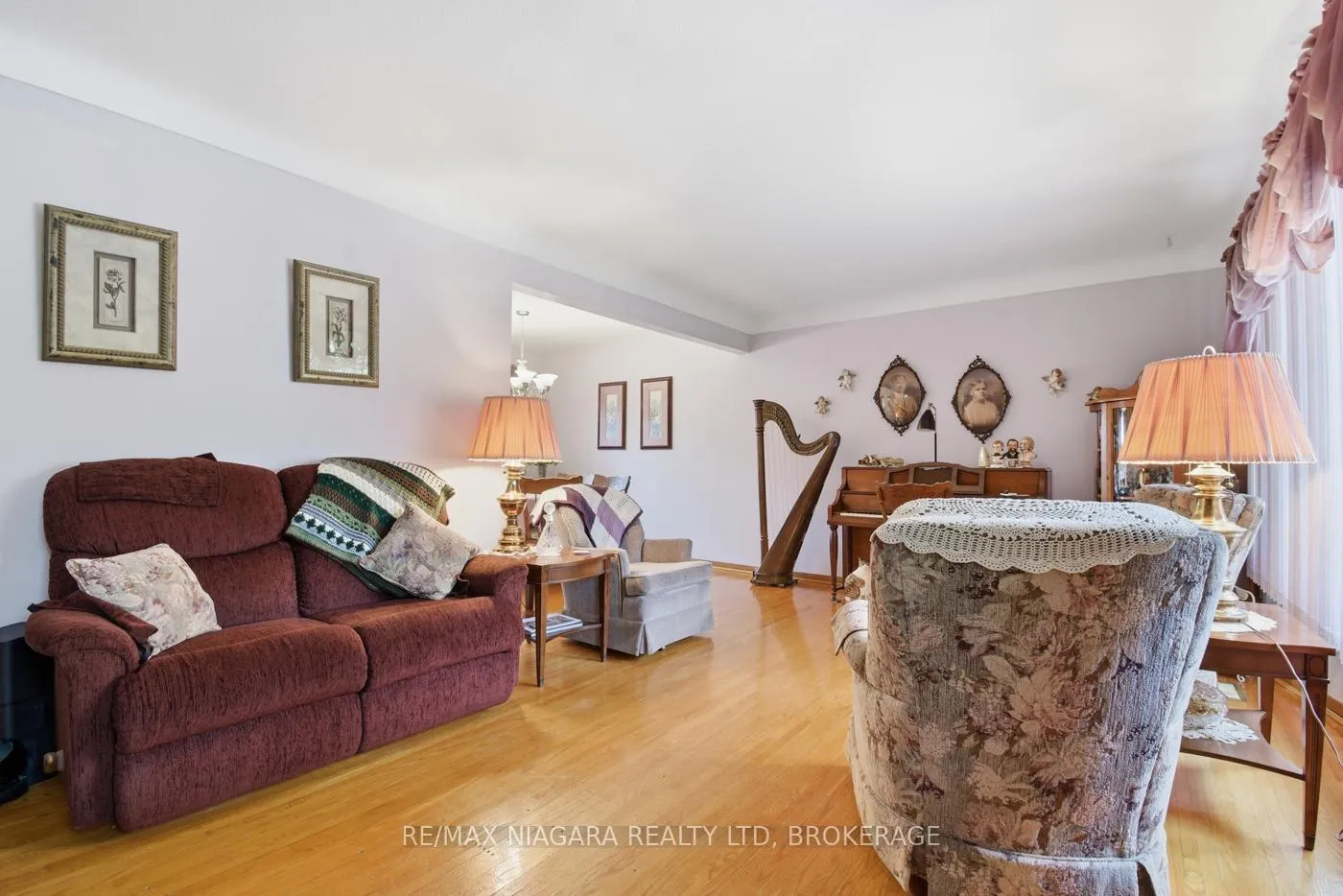 Photo 8 of 36 St Lawrence Drive, St. Catharines, Bunting/Linwell — HOMEH