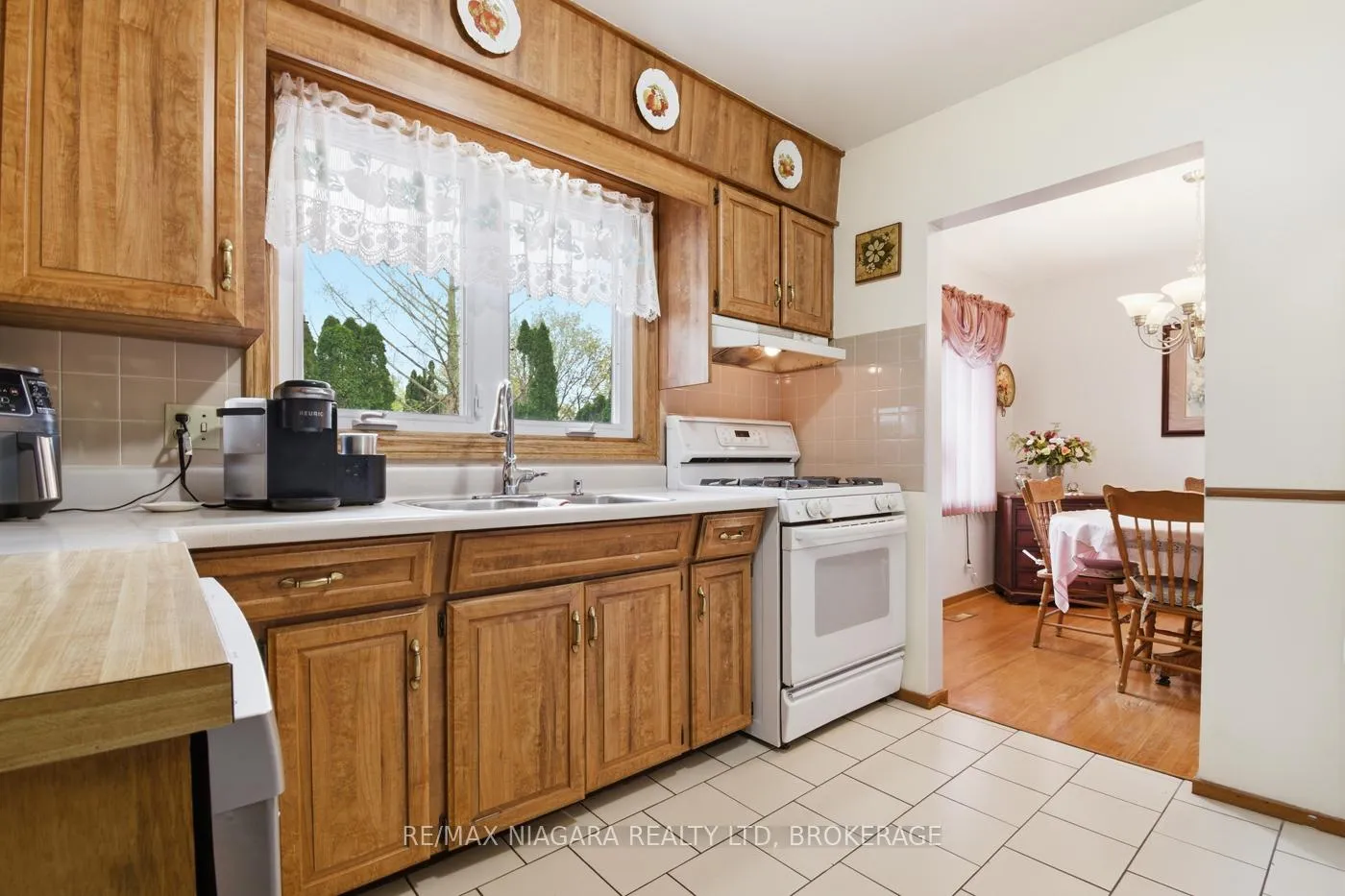 Photo 12 of 36 St Lawrence Drive, St. Catharines, Bunting/Linwell — HOMEH