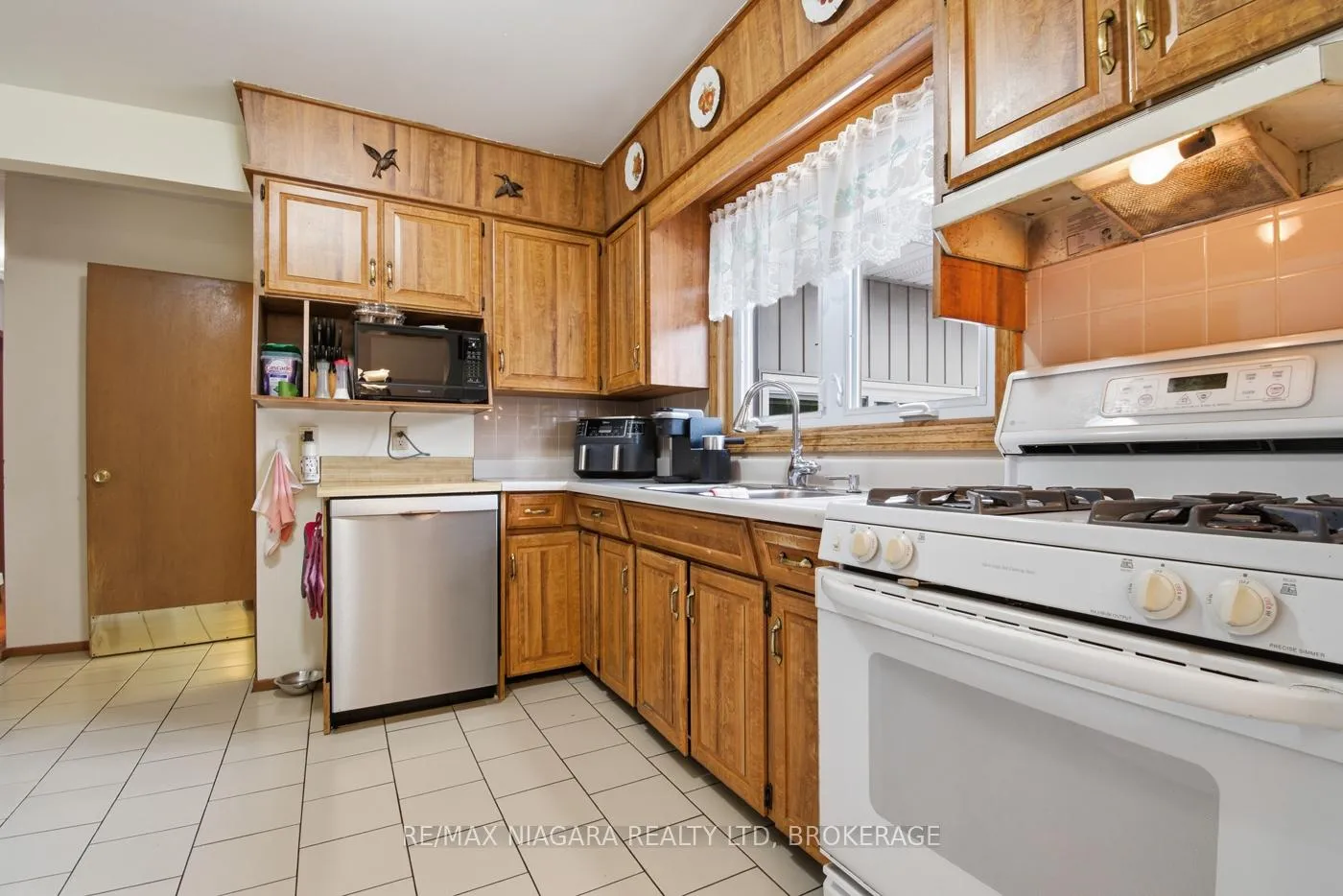 Photo 15 of 36 St Lawrence Drive, St. Catharines, Bunting/Linwell — HOMEH