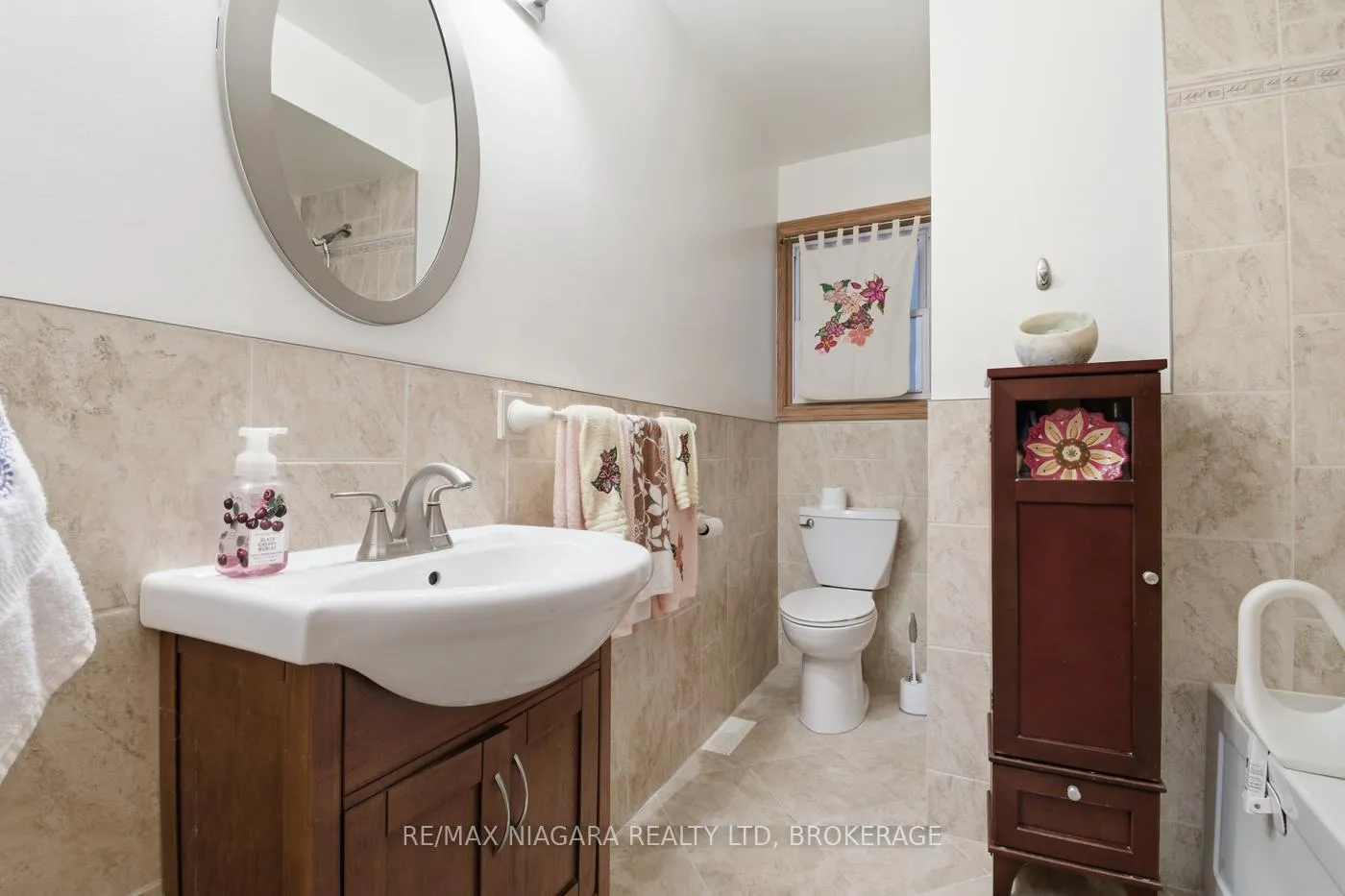 Photo 16 of 36 St Lawrence Drive, St. Catharines, Bunting/Linwell — HOMEH