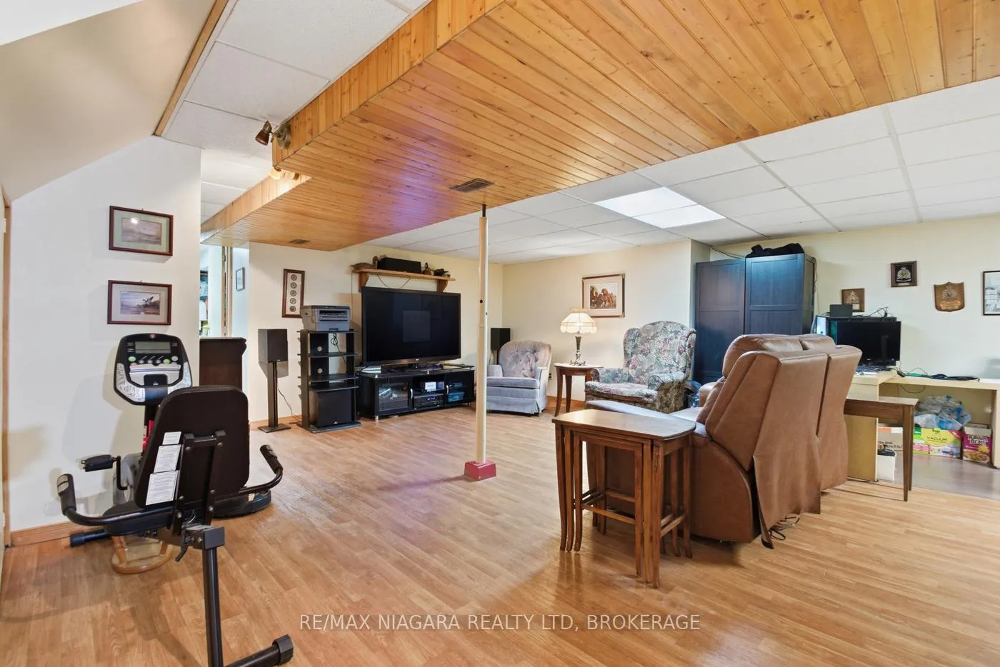 Photo 23 of 36 St Lawrence Drive, St. Catharines, Bunting/Linwell — HOMEH
