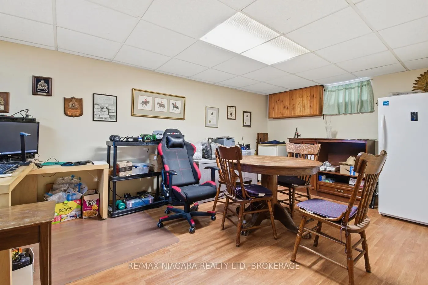 Photo 26 of 36 St Lawrence Drive, St. Catharines, Bunting/Linwell — HOMEH