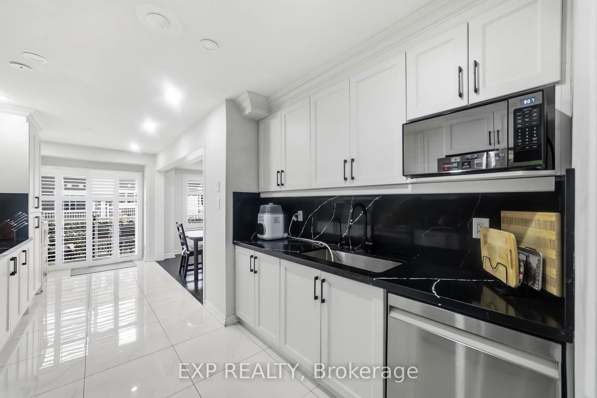 Photo 10 of 6 Toledo Lane, Brampton, Northwest Brampton — HOMEH