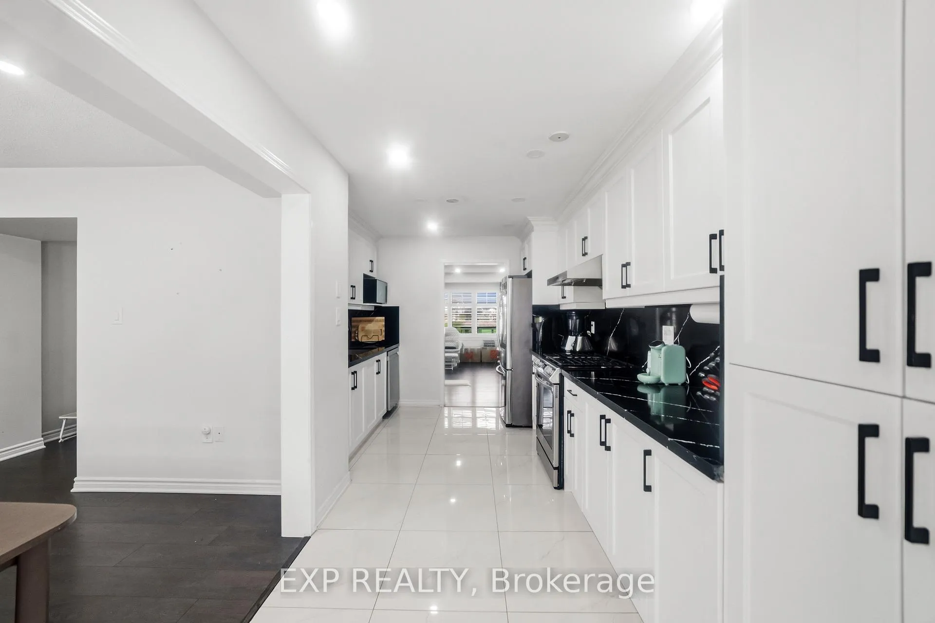 Photo 12 of 6 Toledo Lane, Brampton, Northwest Brampton — HOMEH