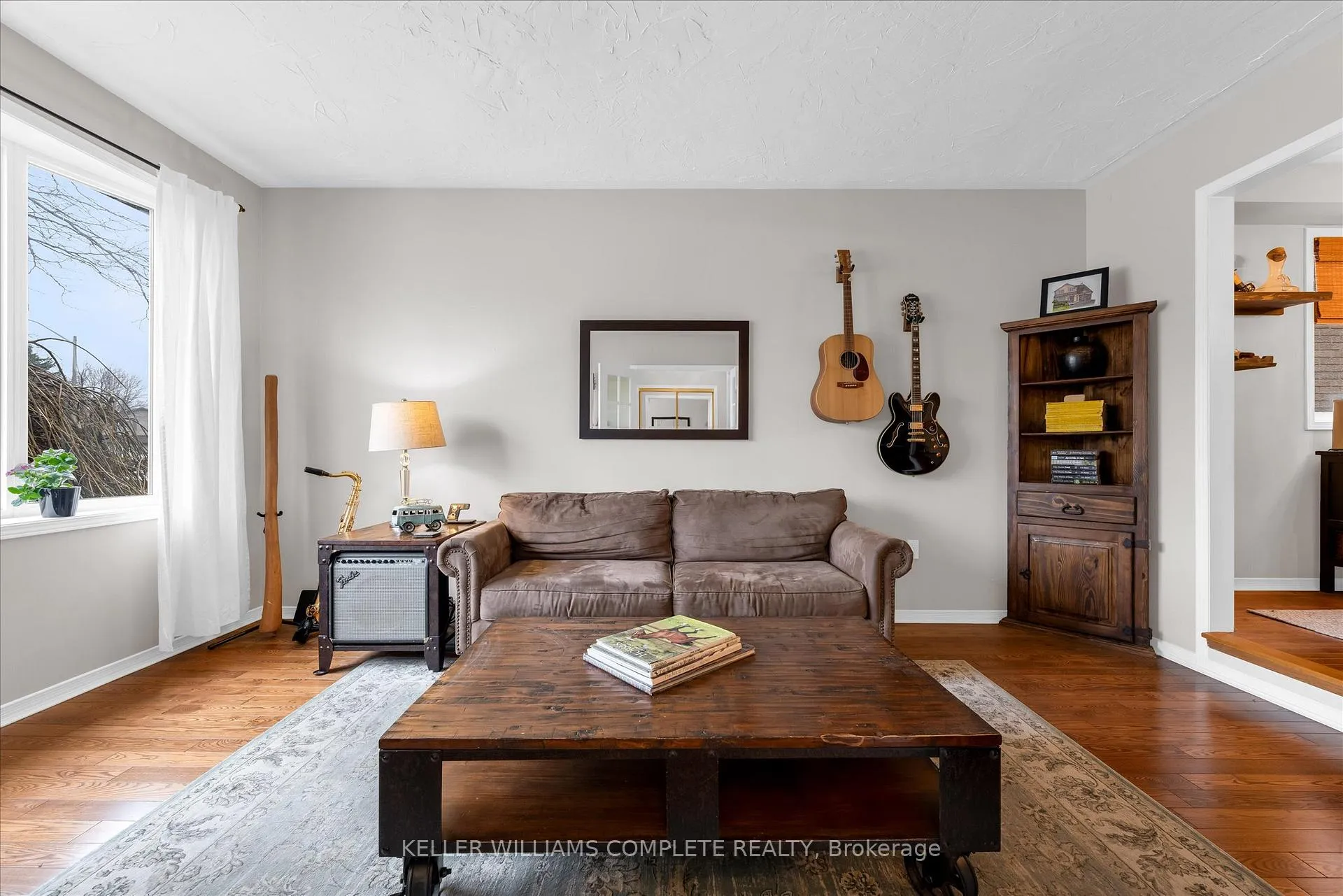 Photo 4 of 16 Homeland Avenue, Hamilton, Lakeshore — HOMEH