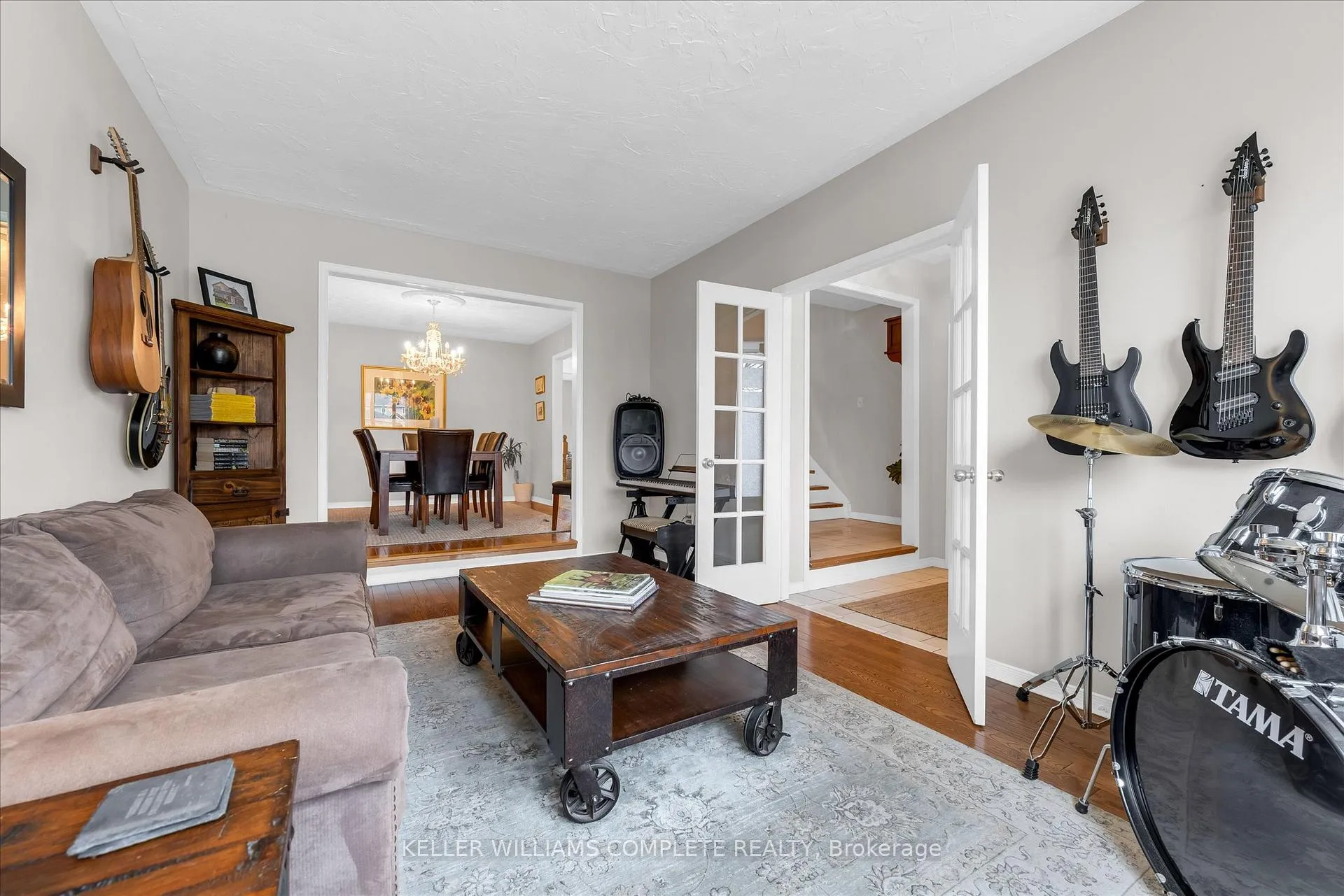 Photo 5 of 16 Homeland Avenue, Hamilton, Lakeshore — HOMEH