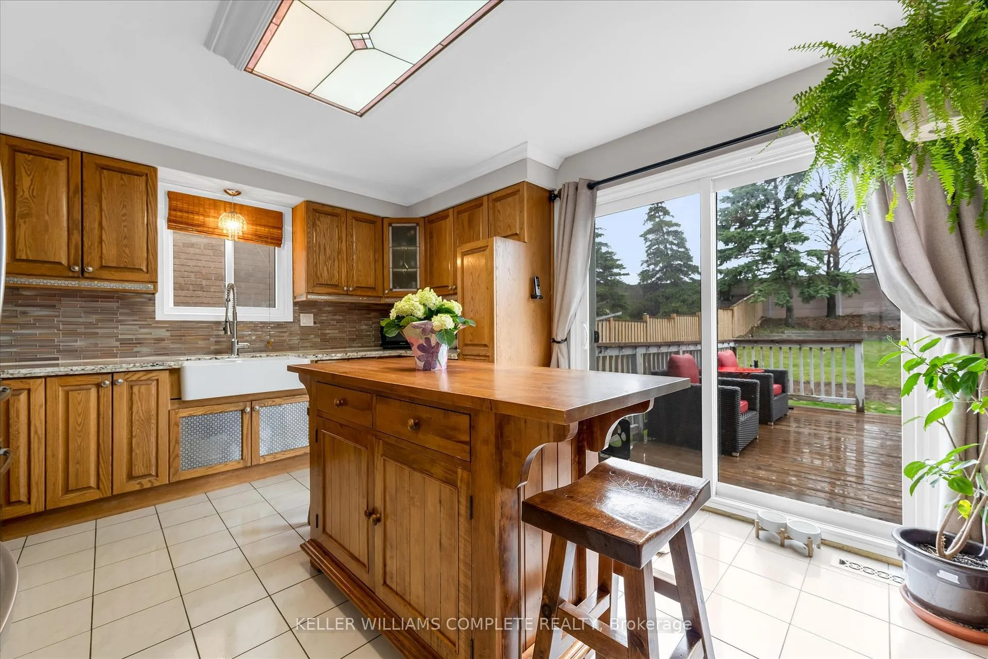 Photo 9 of 16 Homeland Avenue, Hamilton, Lakeshore — HOMEH