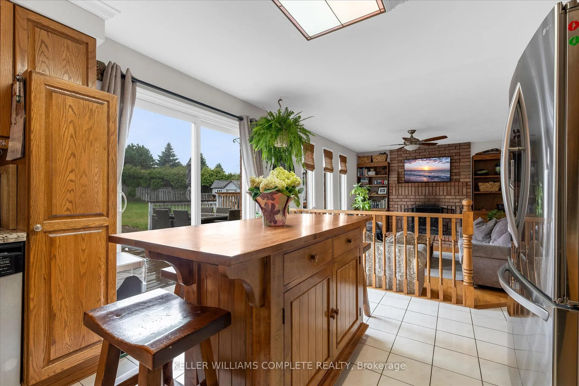 Photo 11 of 16 Homeland Avenue, Hamilton, Lakeshore — HOMEH