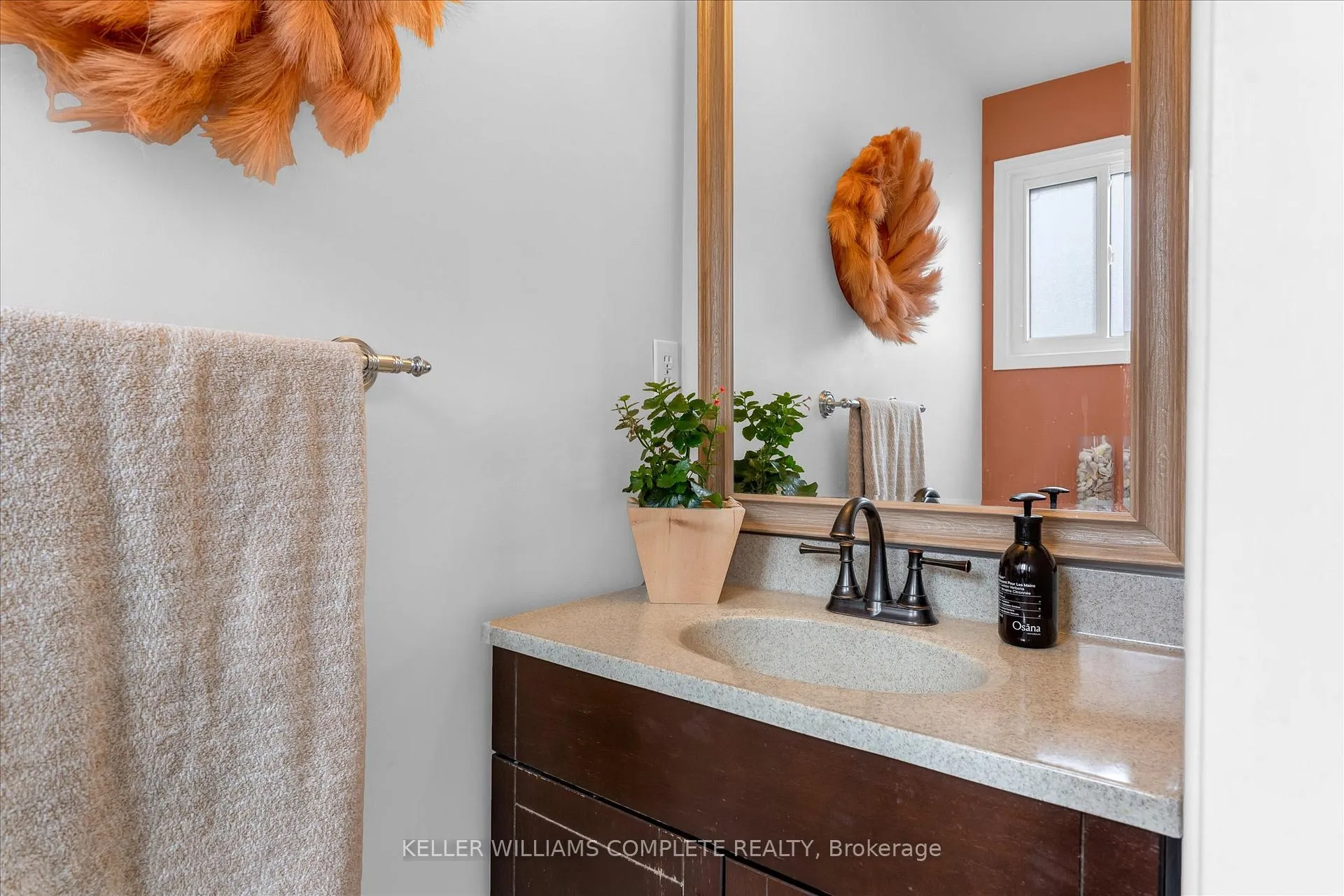 Photo 15 of 16 Homeland Avenue, Hamilton, Lakeshore — HOMEH