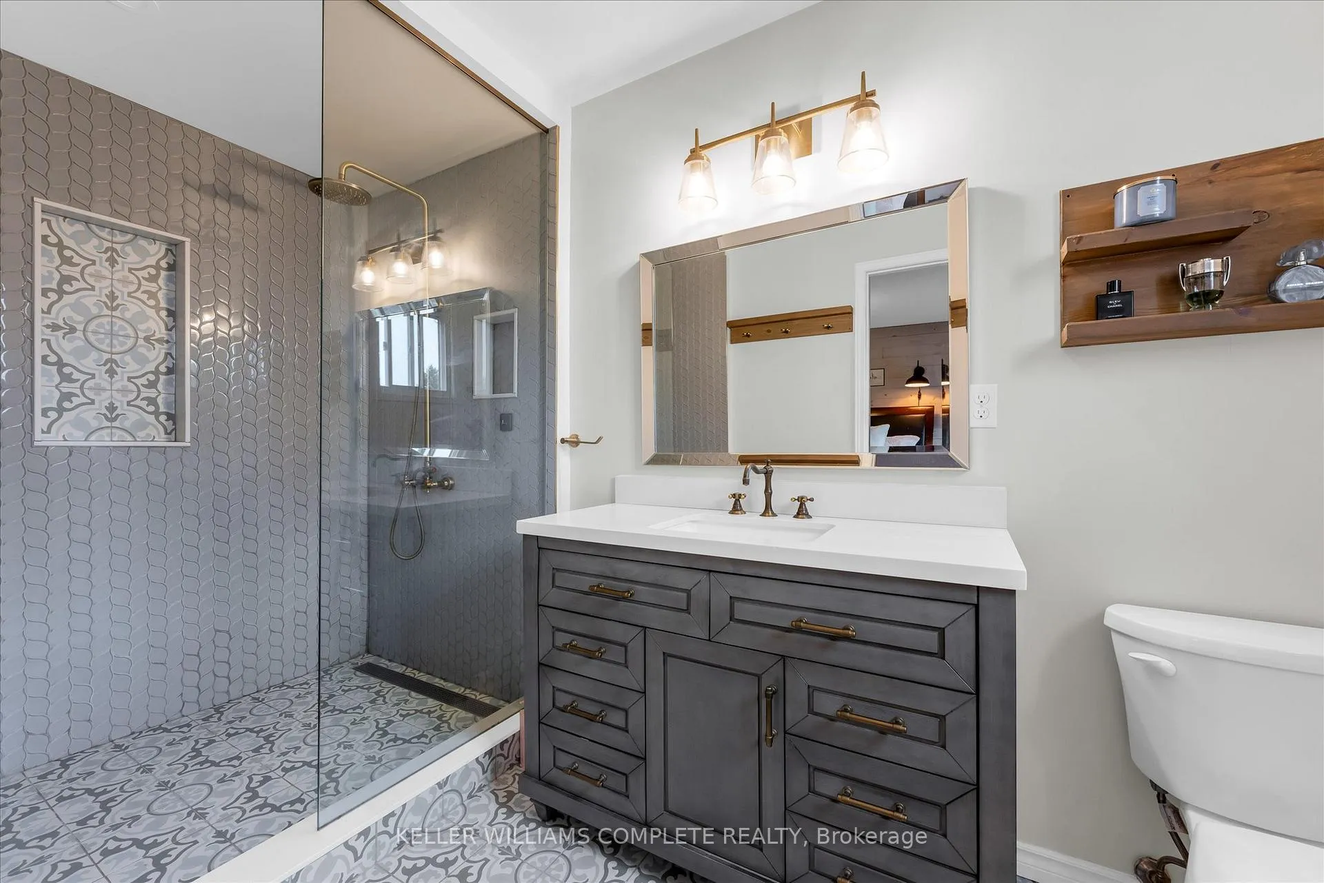 Photo 20 of 16 Homeland Avenue, Hamilton, Lakeshore — HOMEH