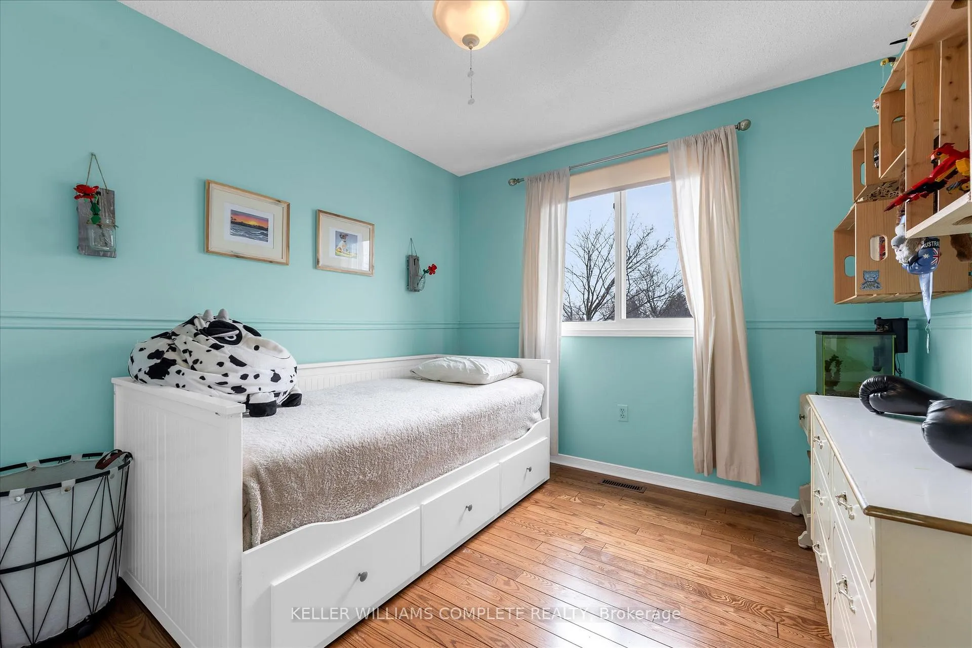 Photo 25 of 16 Homeland Avenue, Hamilton, Lakeshore — HOMEH