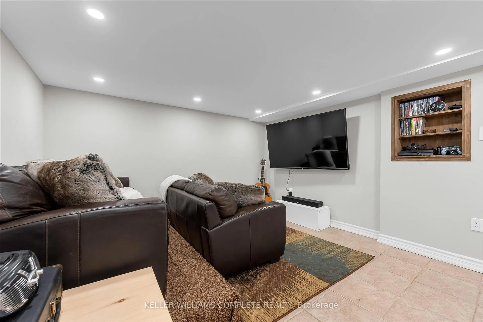 Photo 30 of 16 Homeland Avenue, Hamilton, Lakeshore — HOMEH