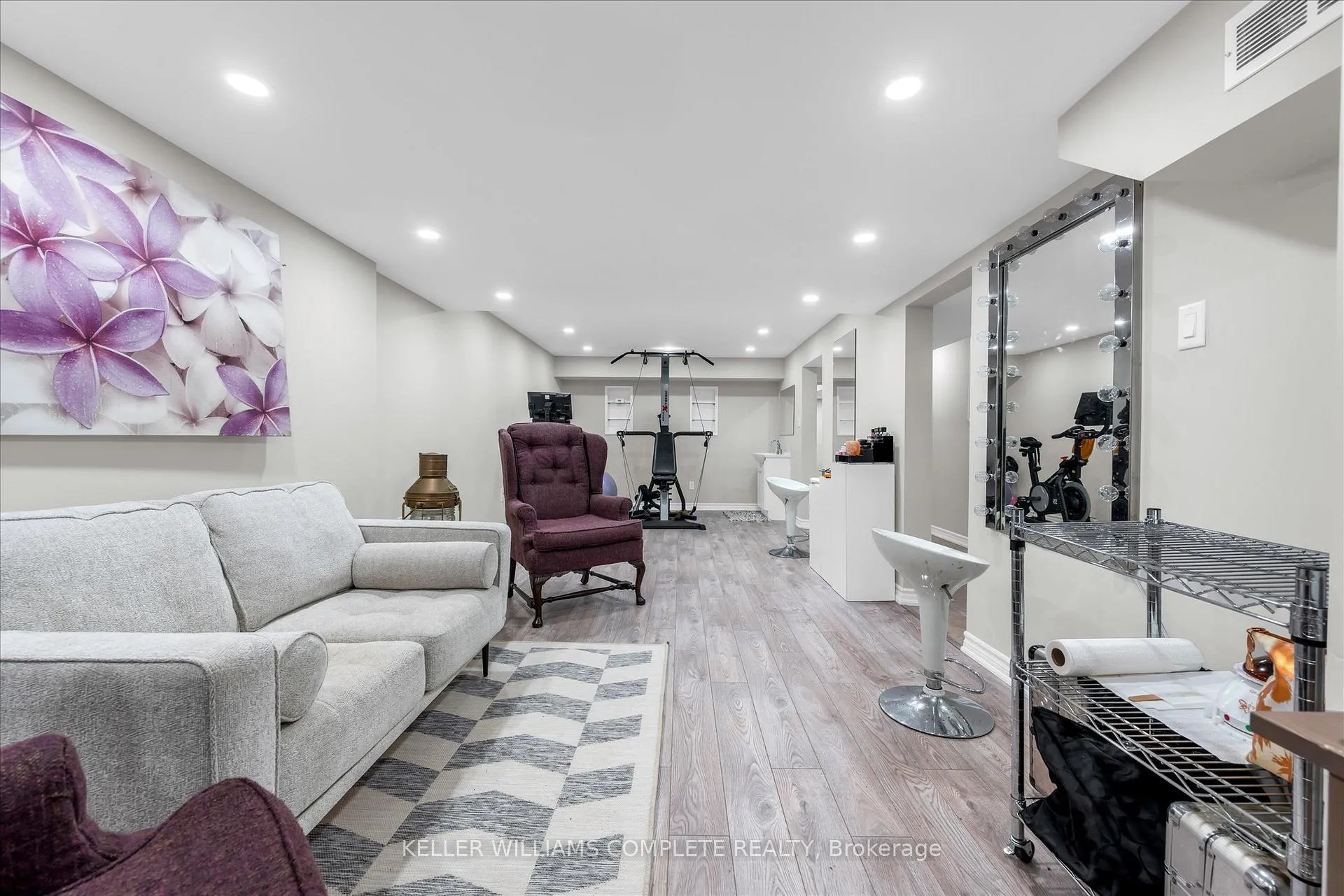 Photo 32 of 16 Homeland Avenue, Hamilton, Lakeshore — HOMEH
