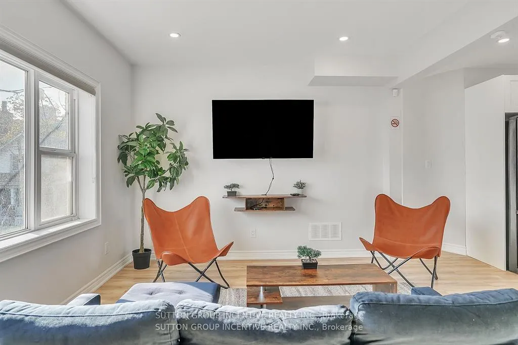 Photo 3 of 88 Tisdale Street S, Hamilton, Stinson — HOMEH
