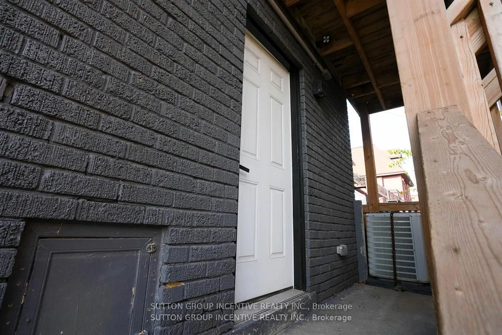 Photo 14 of 88 Tisdale Street S, Hamilton, Stinson — HOMEH