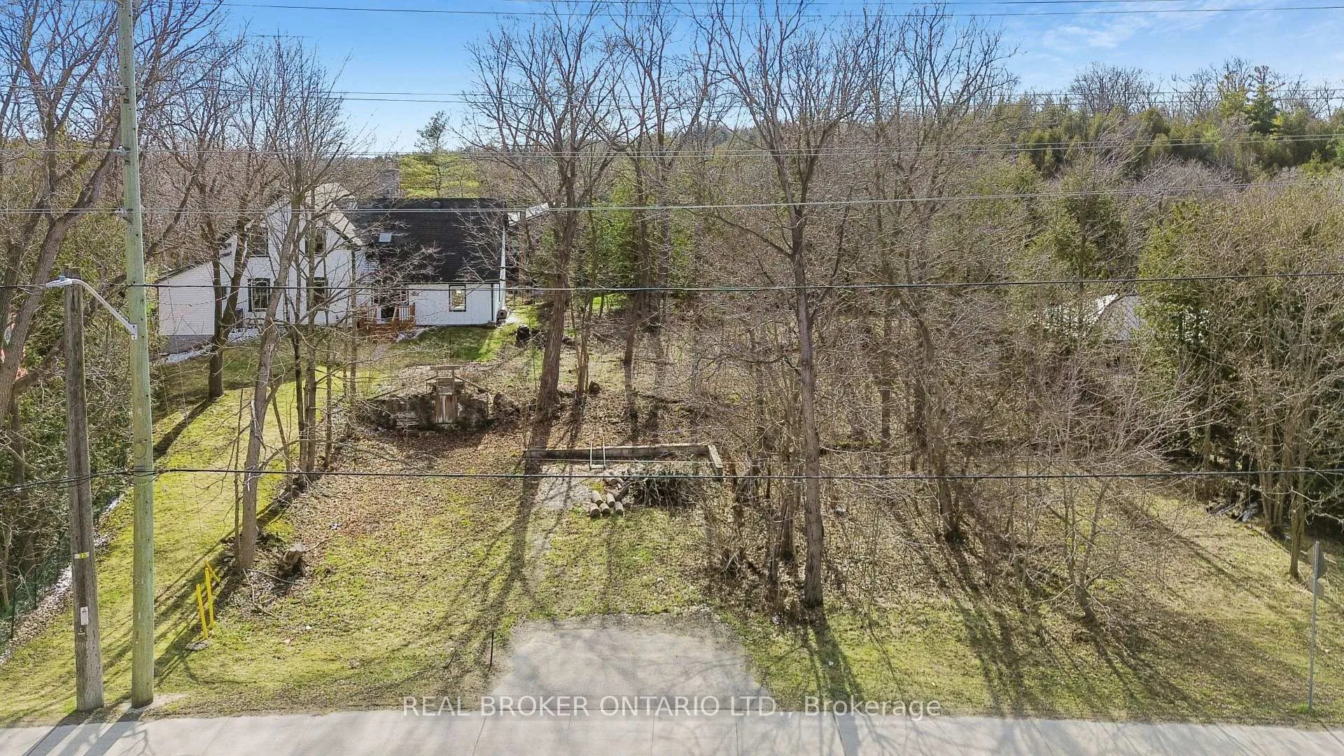 Photo of 285 Main Street S