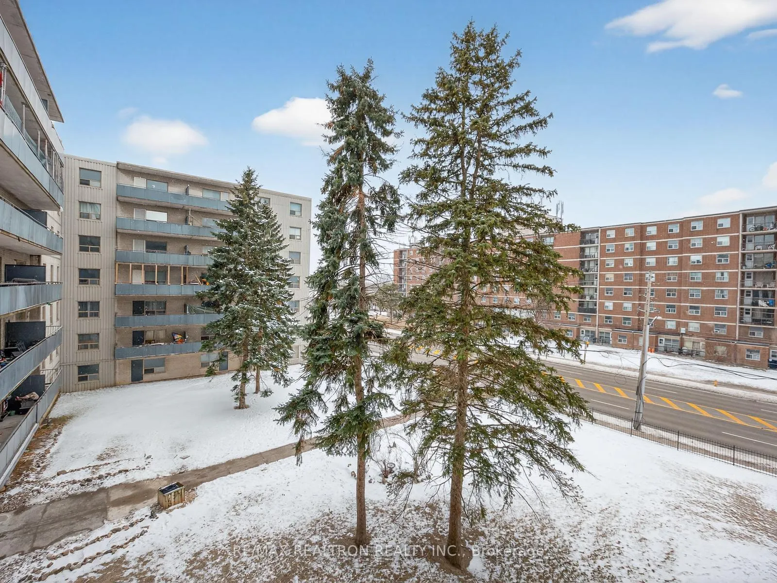 Photo 1 of Unit 404, 275 Wentworth Street W, Oshawa, McLaughlin — HOMEH