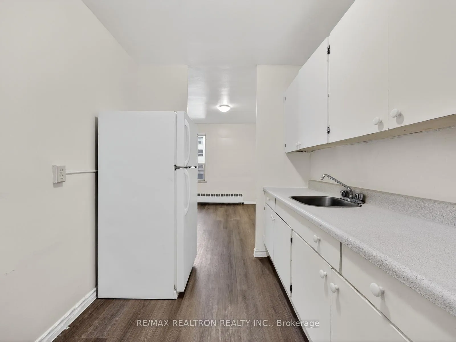 Photo 9 of Unit 404, 275 Wentworth Street W, Oshawa, McLaughlin — HOMEH