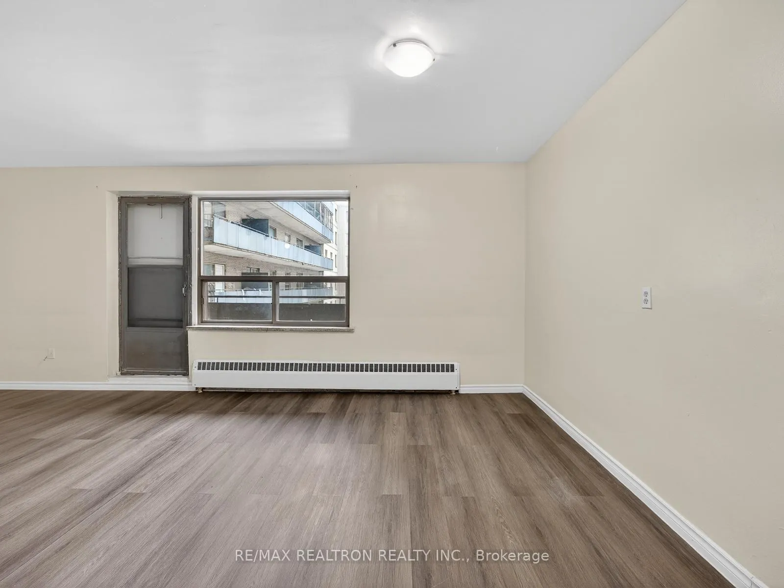 Photo 12 of Unit 404, 275 Wentworth Street W, Oshawa, McLaughlin — HOMEH