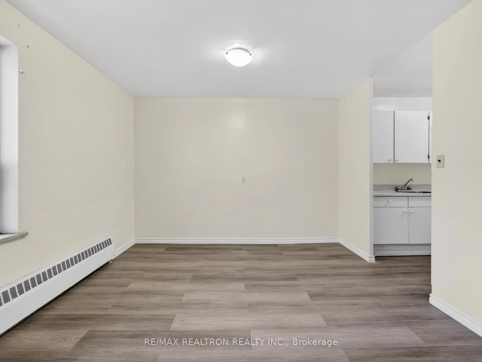 Photo 16 of Unit 404, 275 Wentworth Street W, Oshawa, McLaughlin — HOMEH