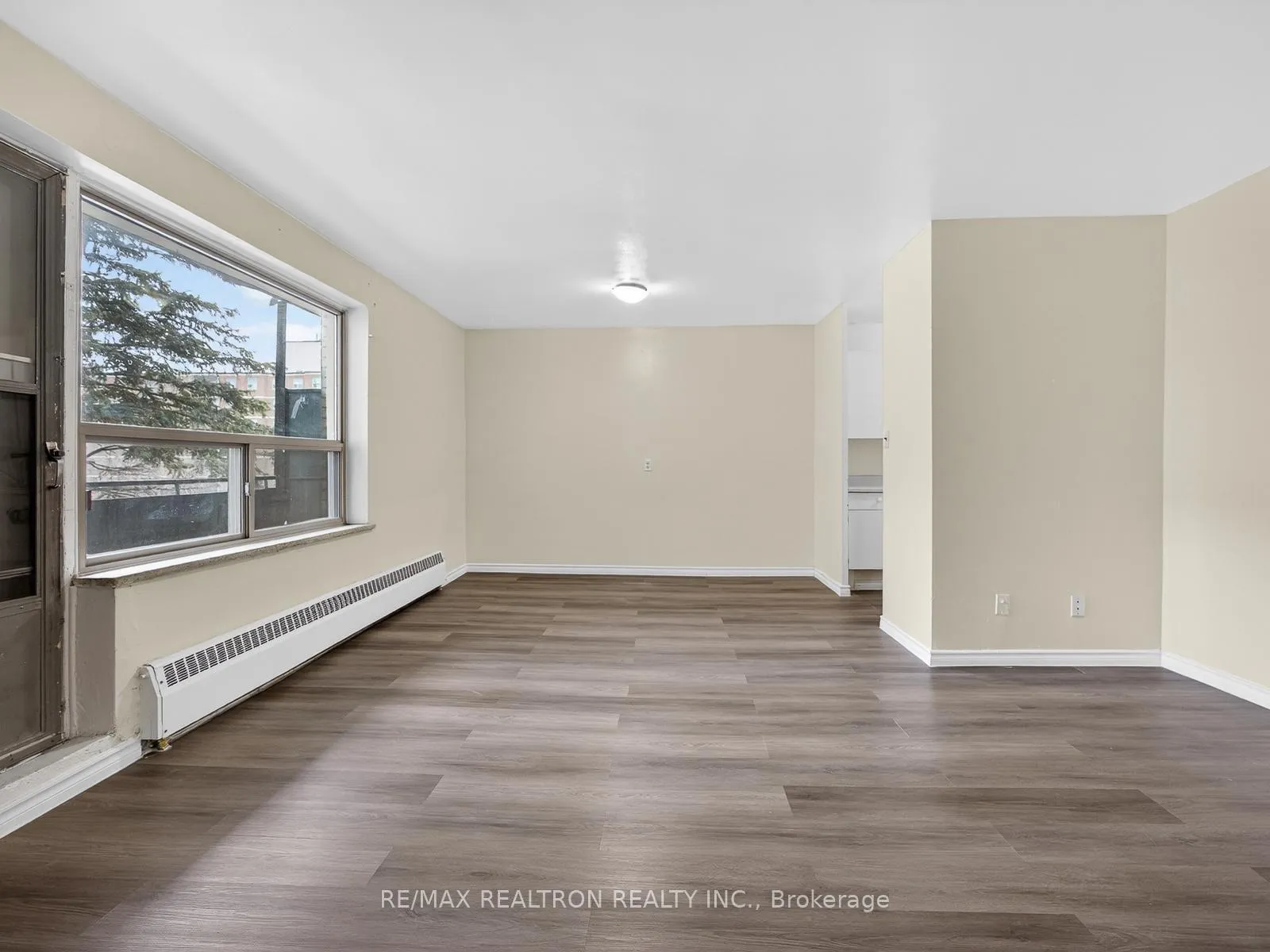 Photo 18 of Unit 404, 275 Wentworth Street W, Oshawa, McLaughlin — HOMEH
