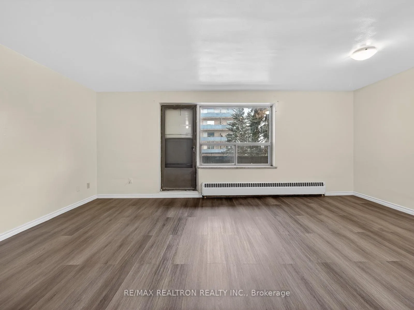 Photo 19 of Unit 404, 275 Wentworth Street W, Oshawa, McLaughlin — HOMEH
