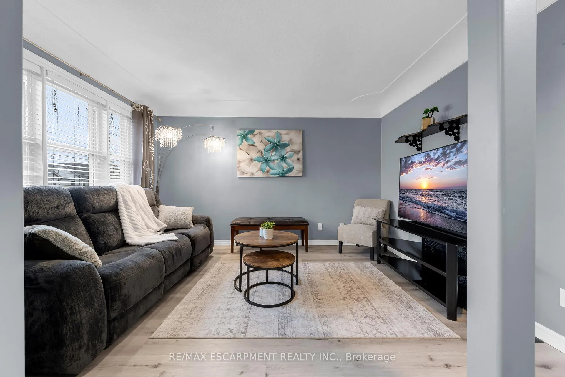 Photo 5 of 221 Julian Avenue, Hamilton, Normanhurst — HOMEH