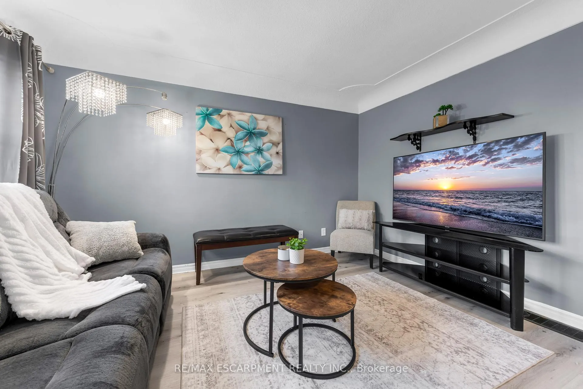 Photo 6 of 221 Julian Avenue, Hamilton, Normanhurst — HOMEH