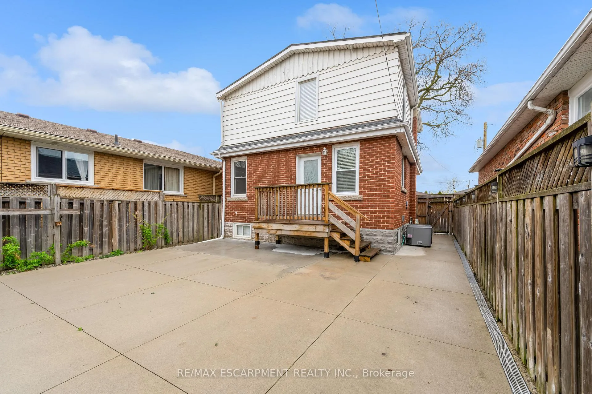 Photo 32 of 221 Julian Avenue, Hamilton, Normanhurst — HOMEH