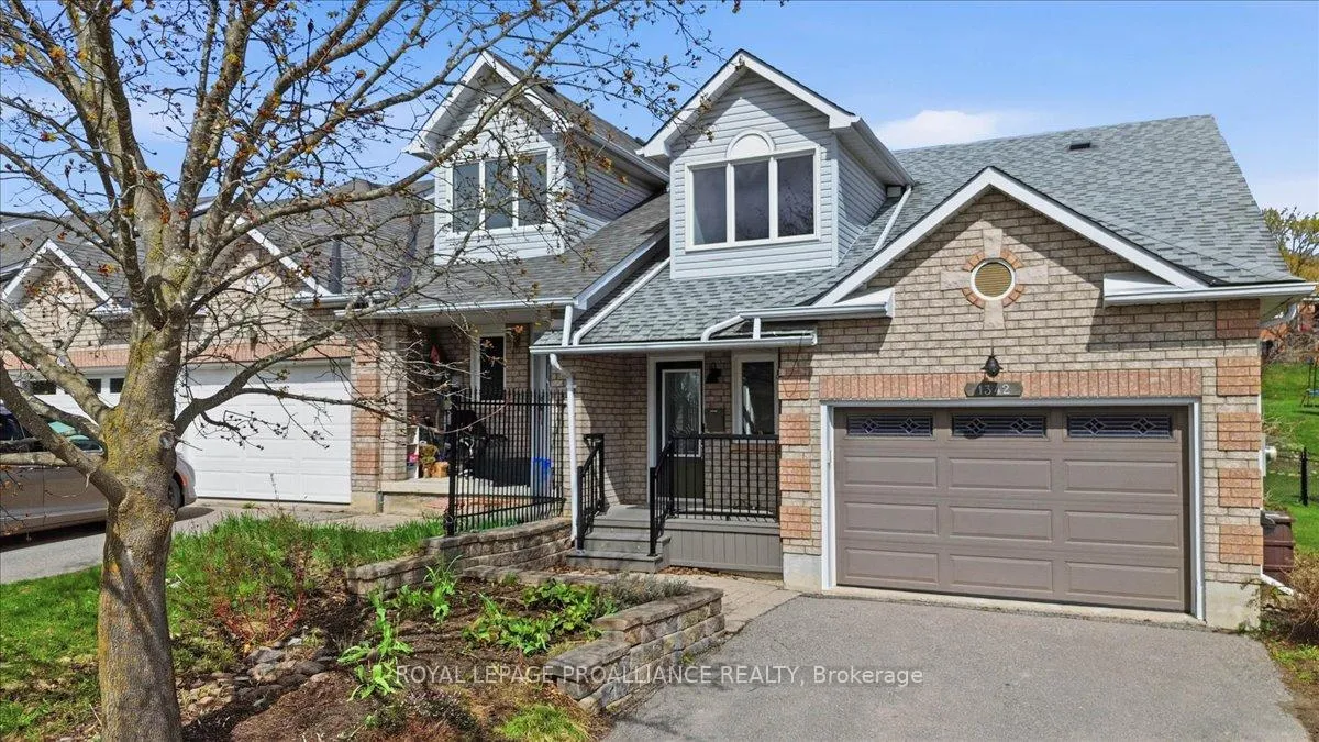 Photo 3 of 1342 Eagle Crescent, Peterborough, Monaghan Ward 2 — HOMEH
