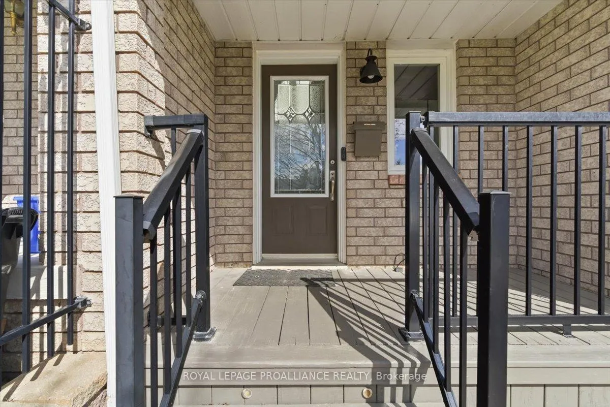 Photo 6 of 1342 Eagle Crescent, Peterborough, Monaghan Ward 2 — HOMEH