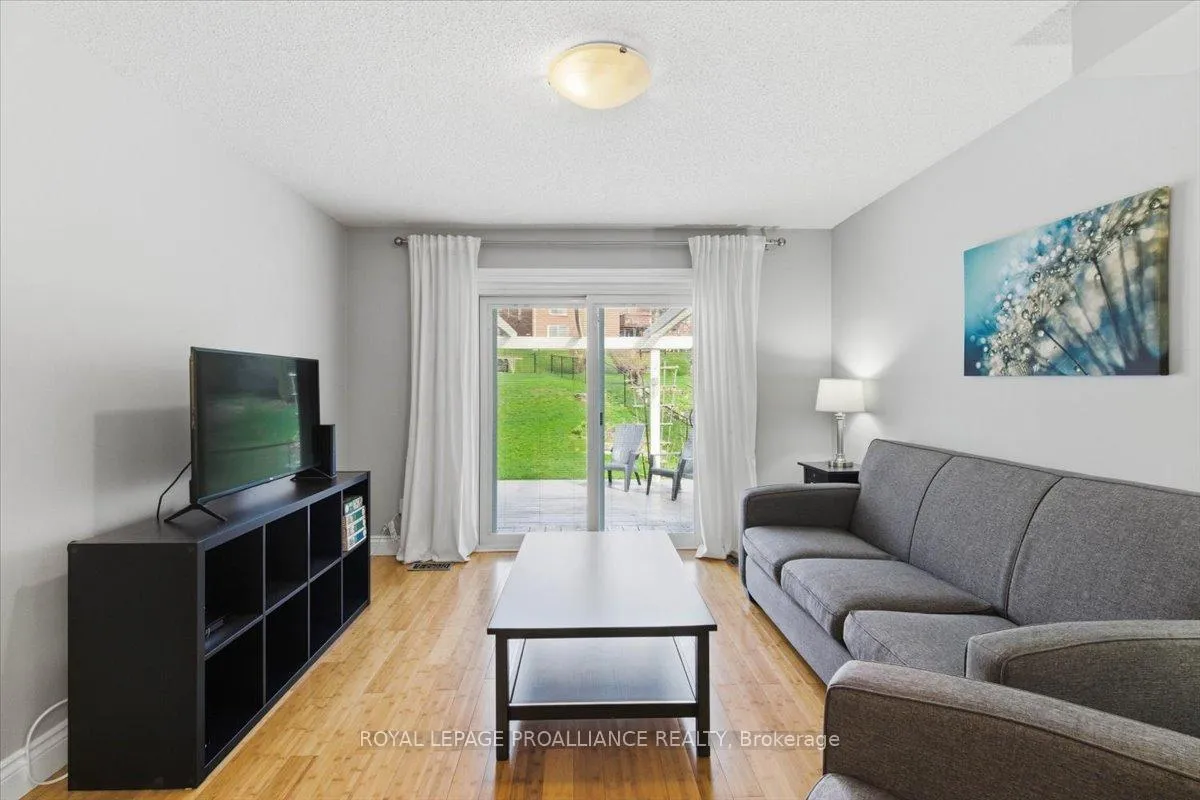 Photo 15 of 1342 Eagle Crescent, Peterborough, Monaghan Ward 2 — HOMEH